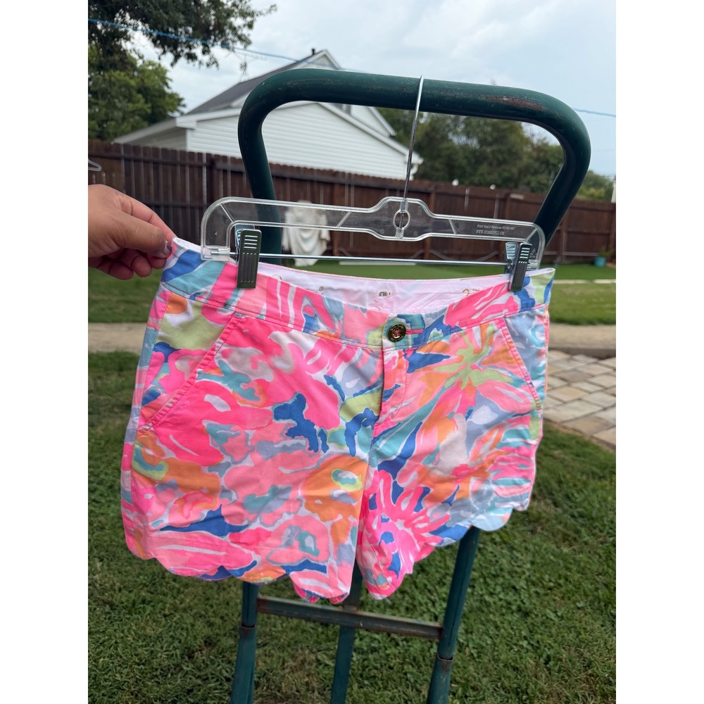 Lilly Pulitzer Buttercup Scalloped Shorts Neon Pink Floral Print Size 2
